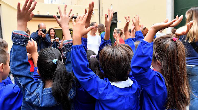 Primo giorno di scuola alla scuola Maestre Pie di S.Agata si ritorna in classe.  Genova, 14 settembre 2017.  ANSA/LUCA ZENNARO